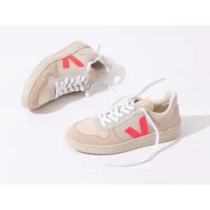 Vega Suede V-10 Sneakers in Fluorescent pink Size 9